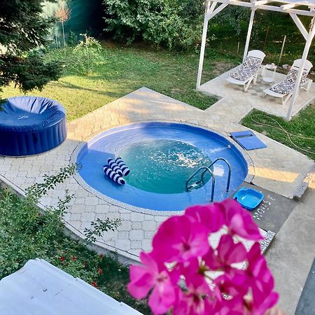White House With Sauna And Jacuzzi Novi Sad Extérieur photo