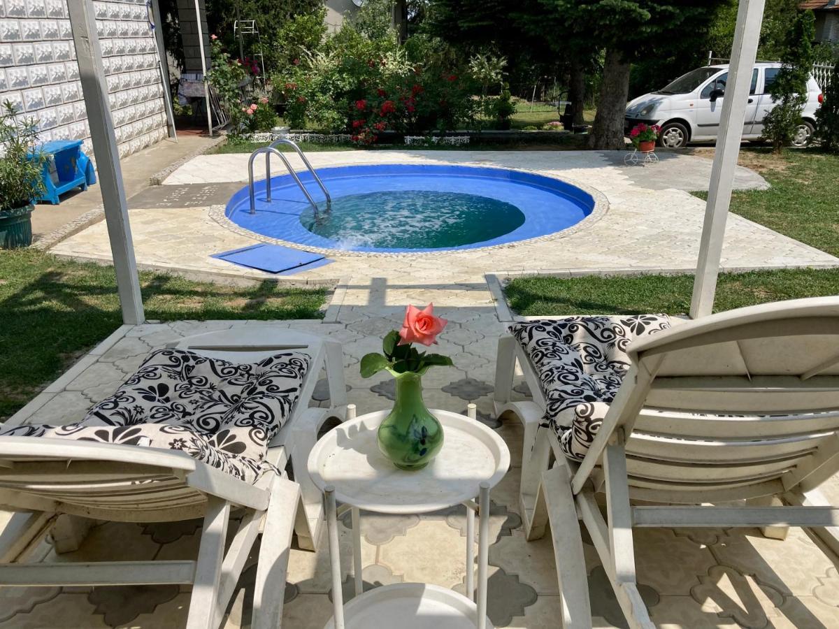 White House With Sauna And Jacuzzi Novi Sad Extérieur photo
