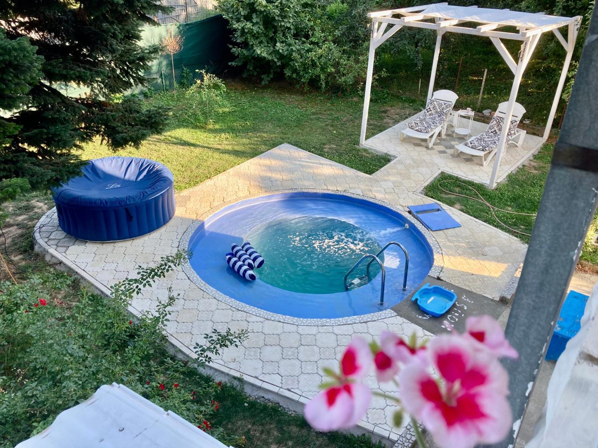 White House With Sauna And Jacuzzi Novi Sad Extérieur photo